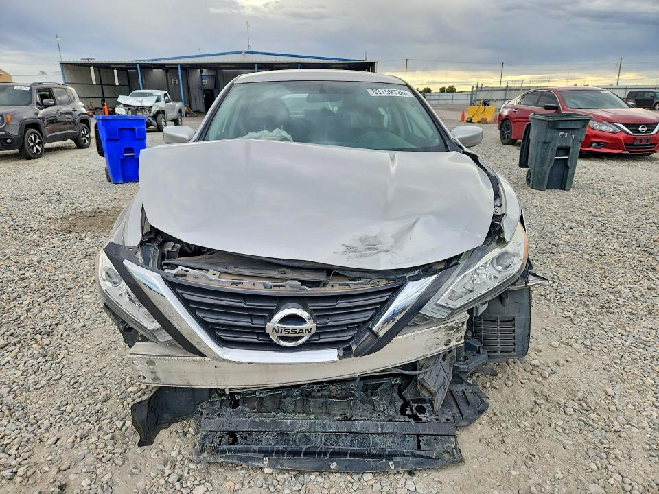 Photo 5 from auction – 2017 NISSAN ALTIMA with VIN 1N4AL3AP2HC134100