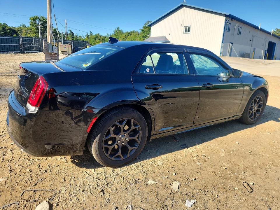 Foto 3 de la subasta – 2023 CHRYSLER 300 con VIN 2C3CCASG5PH549031