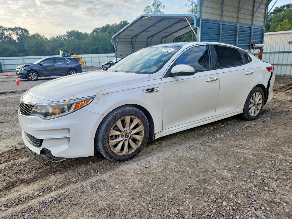 KIA OPTIMA 2016 с VIN 5XXGU4L32GG011610 - Снимка от търг