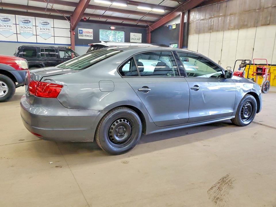 Photo 3 from auction – 2014 VOLKSWAGEN JETTA with VIN 3VW1K7AJ1EM370650