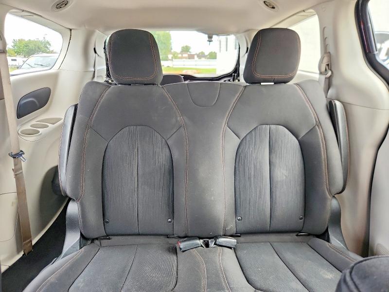 Снимка 10 от търг – 2018 CHRYSLER PACIFICA с VIN 2C4RC1AG0JR120940