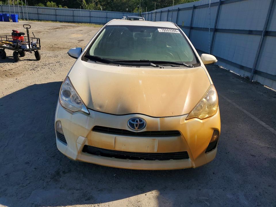 Photo 5 from auction – 2013 TOYOTA PRIUS C with VIN JTDKDTB31D1540382