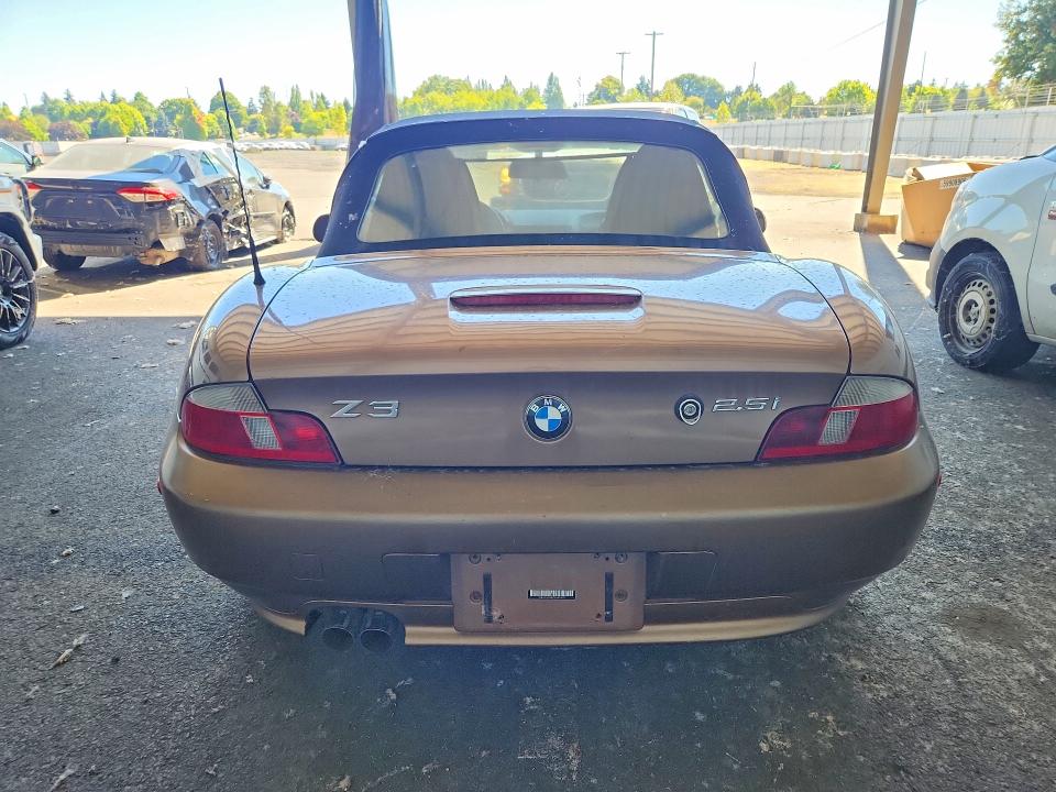 Фото 6 с аукциона – 2001 BMW Z3 с VIN WBACN33491LM02420