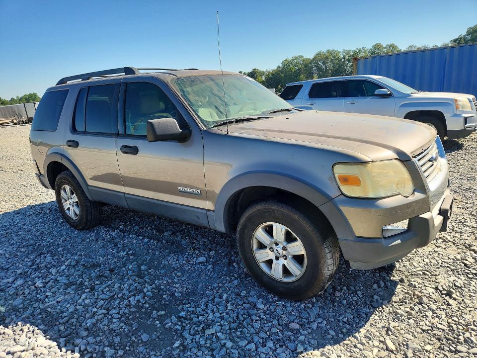 Foto 4 de la subasta – 2006 FORD EXPLORER con VIN 1FMEU63EX6UB52174