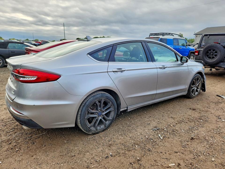 Photo 3 from auction – 2020 FORD FUSION with VIN 3FA6P0CD2LR175896