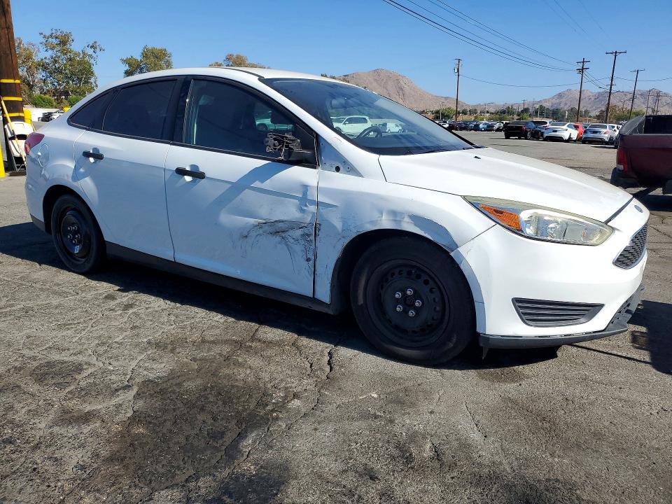 Photo 4 from auction – 2016 FORD FOCUS with VIN 1FADP3E2XGL268142