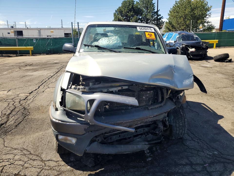 Снимка 5 от търг – 2001 TOYOTA TACOMA с VIN 5TEPM62NX1Z867941