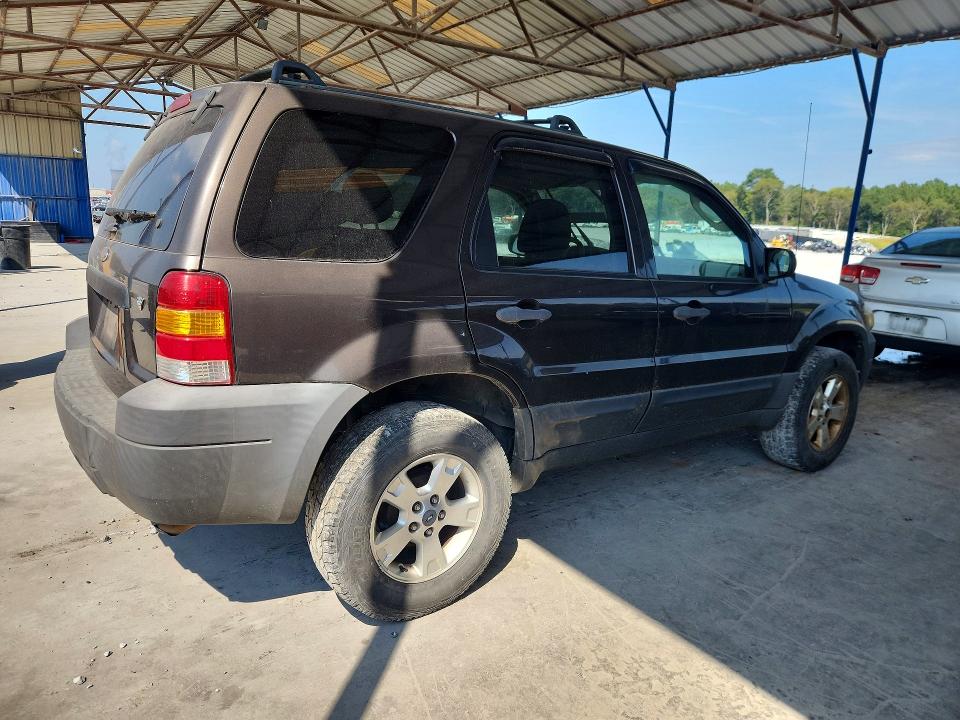 Photo 3 from auction – 2007 FORD ESCAPE with VIN 1FMYU031X7KB33628