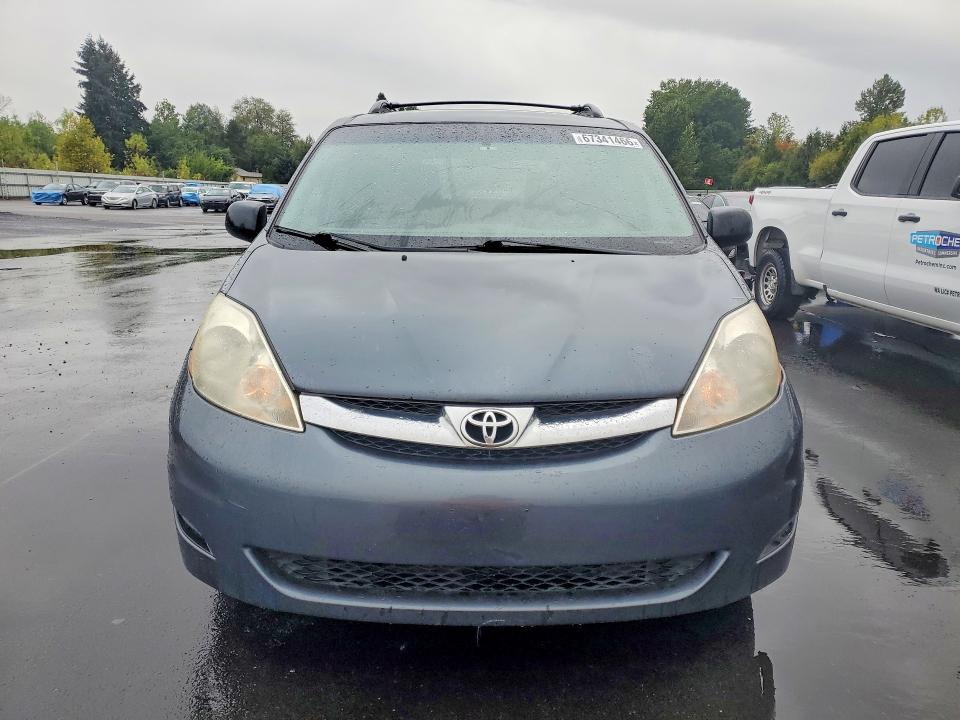 Zdjęcie 5 z aukcji – 2010 TOYOTA SIENNA z VIN 5TDKK4CC9AS305950