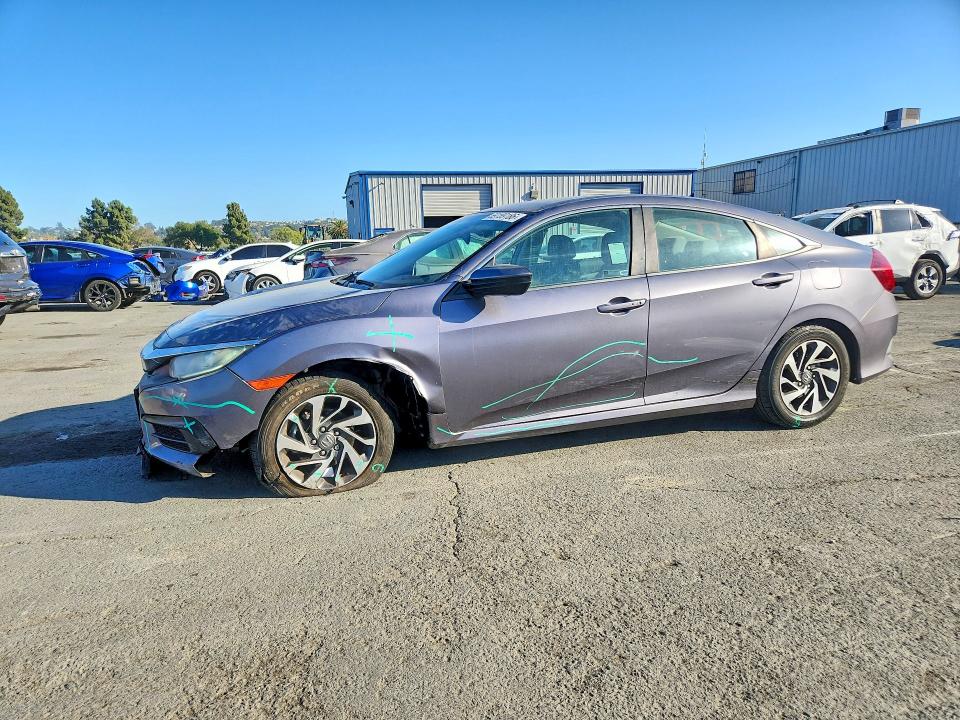 HONDA CIVIC 2017 с VIN 19XFC2F73HE232015 - Снимка от търг