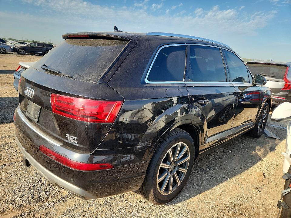 Photo 3 from auction – 2017 AUDI Q7 with VIN WA1LAAF76HD035435