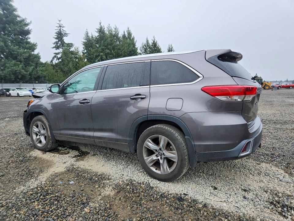 Photo 2 from auction – 2018 TOYOTA HIGHLANDER with VIN 5TDDZRFH0JS497297