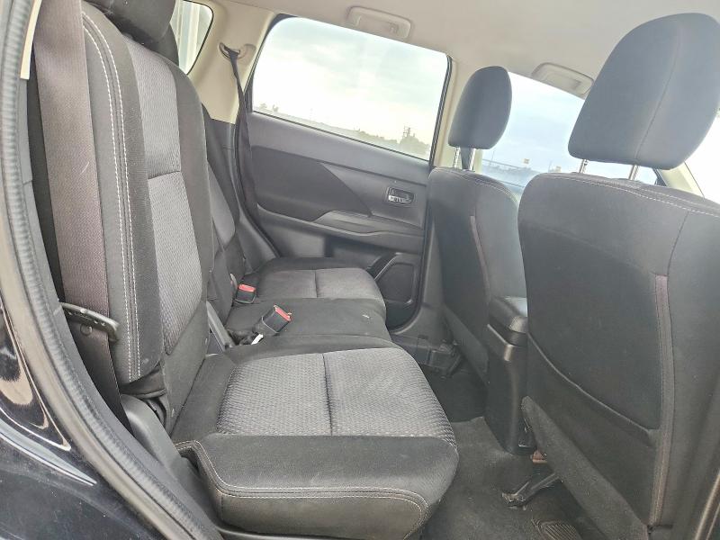 Снимка 10 от търг – 2017 MITSUBISHI OUTLANDER с VIN JA4AD2A37HZ028618
