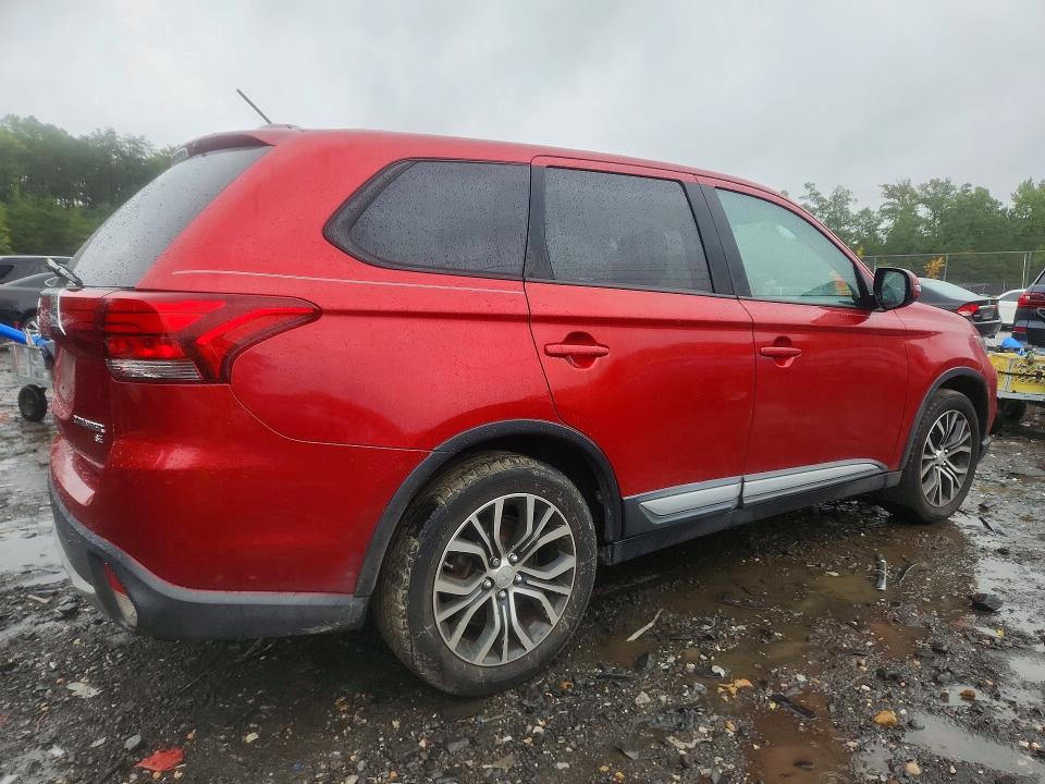 Снимка 3 от търг – 2016 MITSUBISHI OUTLANDER с VIN JA4AD3A33GZ013800