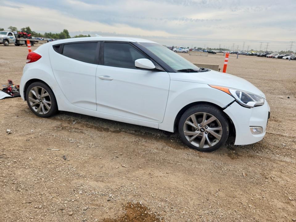 صورة رقم 4 من المزاد - 2017 HYUNDAI VELOSTER مع VIN KMHTC6AD2HU309218