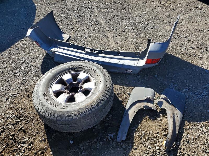 Photo 13 from auction – 2003 TOYOTA 4RUNNER with VIN JTEZT14R930010068