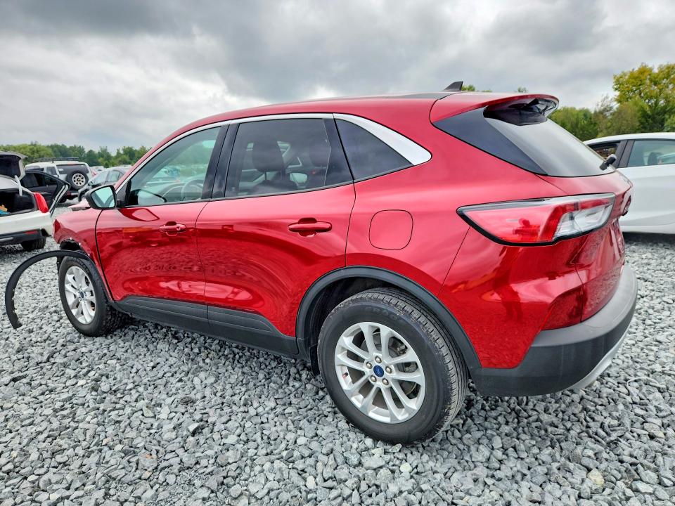 Photo 2 from auction – 2022 FORD ESCAPE with VIN 1FMCU9G6XNUA65627