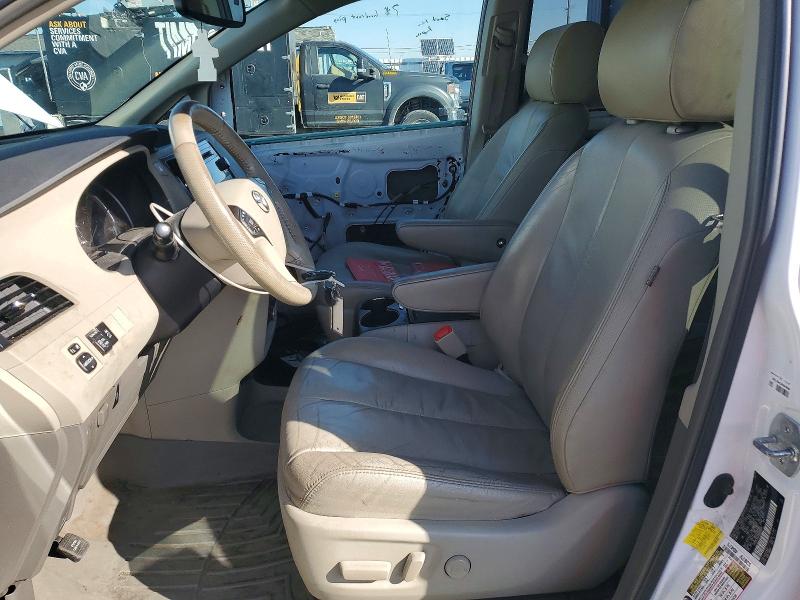 Photo 7 from auction – 2011 TOYOTA SIENNA with VIN 5TDDK3DC4BS029888