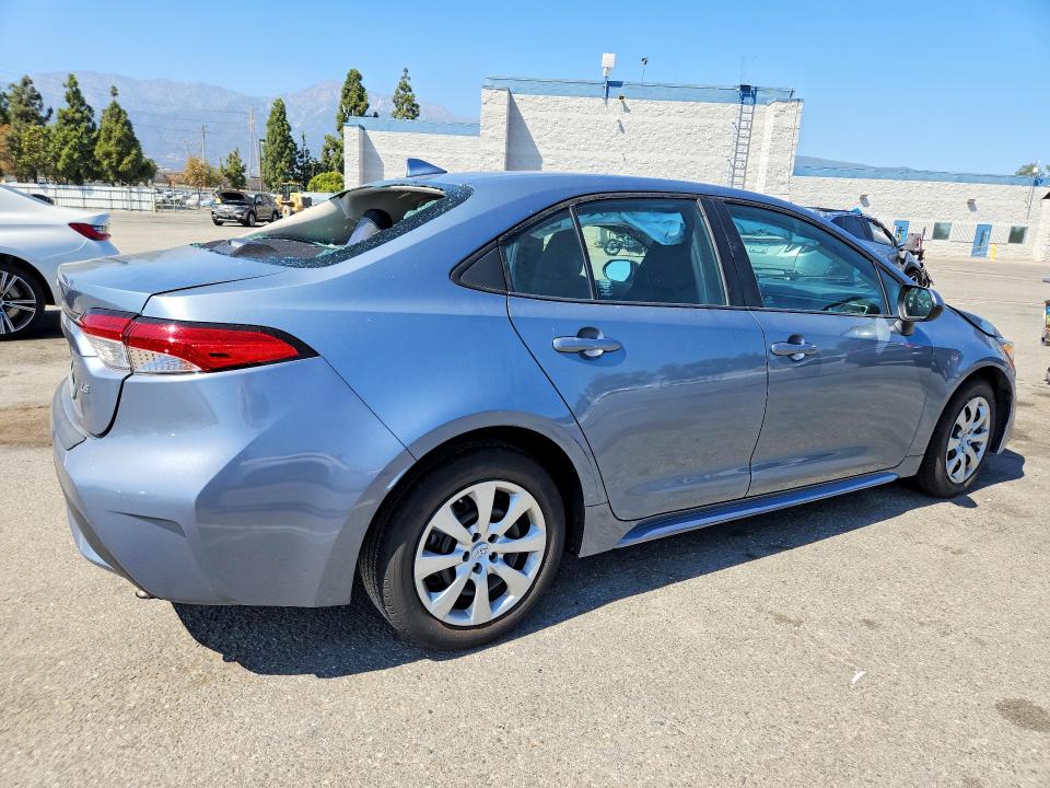 Photo 3 from auction – 2022 TOYOTA COROLLA with VIN 5YFEPMAE0NP295469