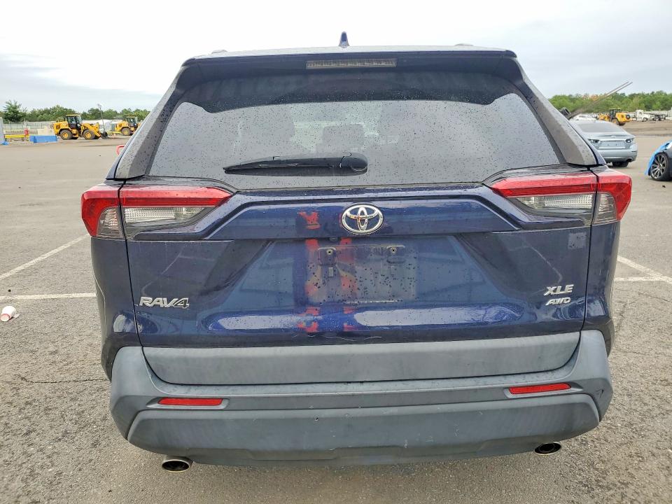 Photo 6 from auction – 2019 TOYOTA RAV4 with VIN 2T3A1RFV4KC013309