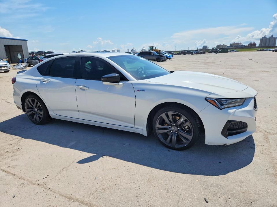 Снимка 4 от търг – 2022 ACURA TLX с VIN 19UUB5F53NA005403