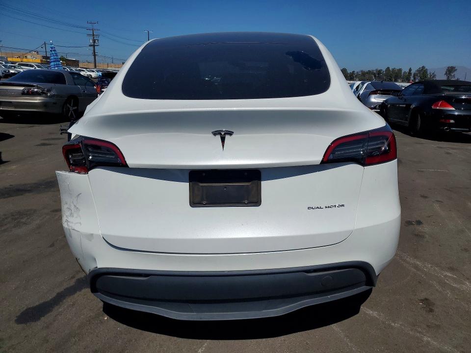 Снимка 6 от търг – 2023 TESLA MODEL Y с VIN 7SAYGDEEXPA079523