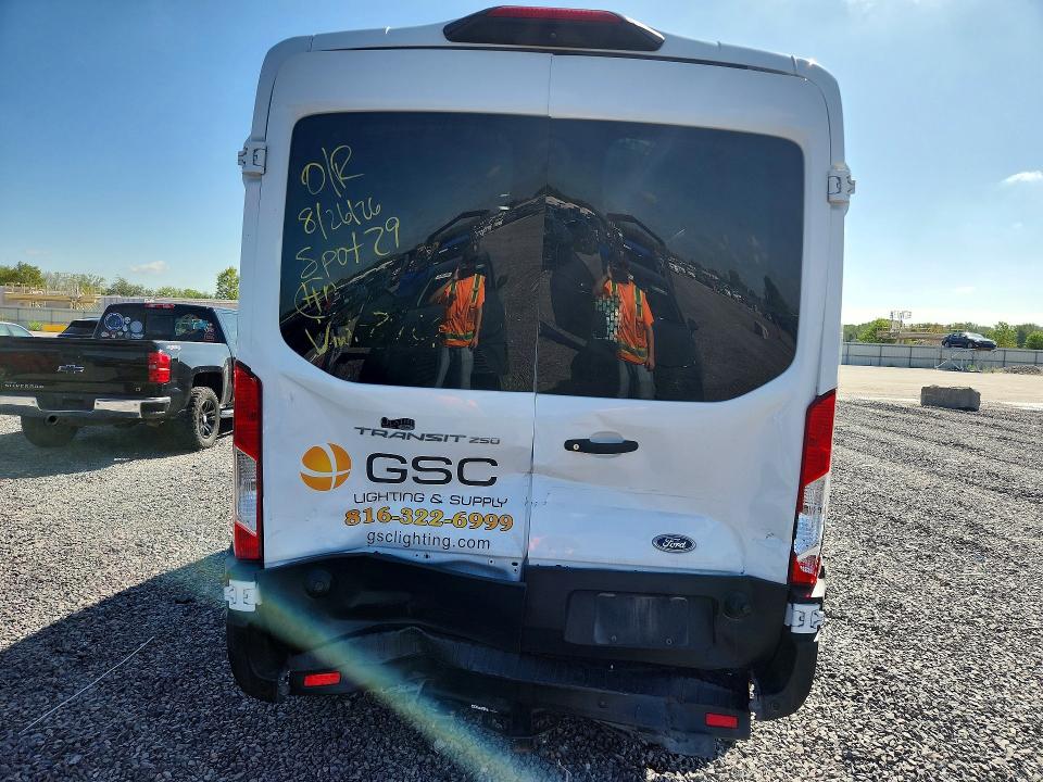 Photo 6 from auction – 2019 FORD TRANSIT with VIN 1FTYR2CM5KKA32209