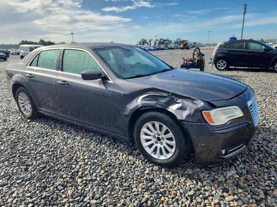 Photo 4 from auction – 2013 CHRYSLER 300 with VIN 2C3CCAAG3DH577617