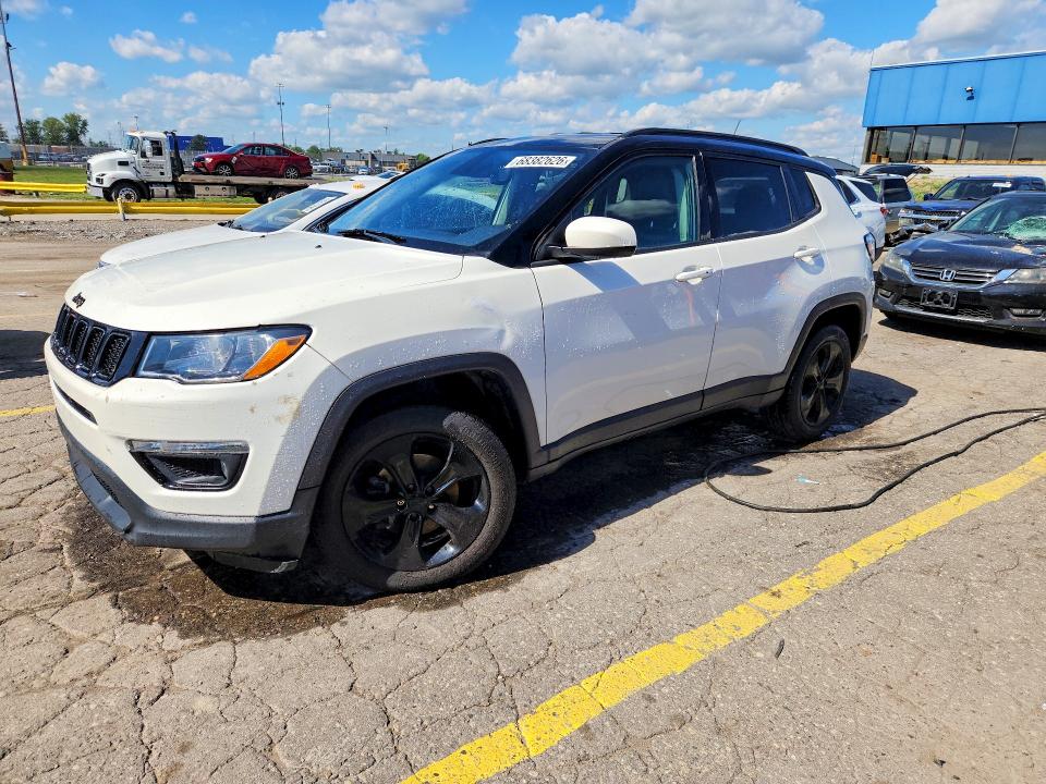 JEEP COMPASS 2018 with VIN 3C4NJDBB8JT453490 - Photo from auction