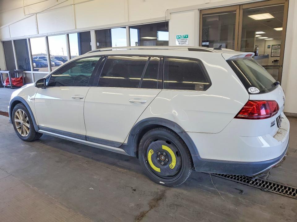Снимка 2 от търг – 2017 VOLKSWAGEN GOLF ALLTRACK с VIN 3VWH17AU2HM524265