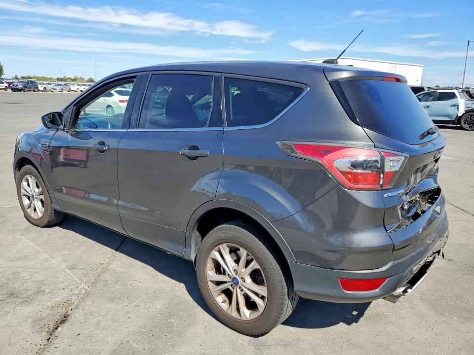 Zdjęcie 2 z aukcji – 2017 FORD ESCAPE z VIN 1FMCU9G95HUB08382