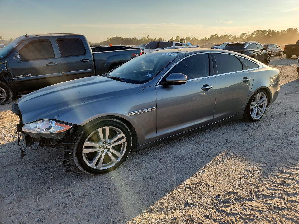 JAGUAR XJ 2013 with VIN SAJWA1C75D8V38966 - Photo from auction