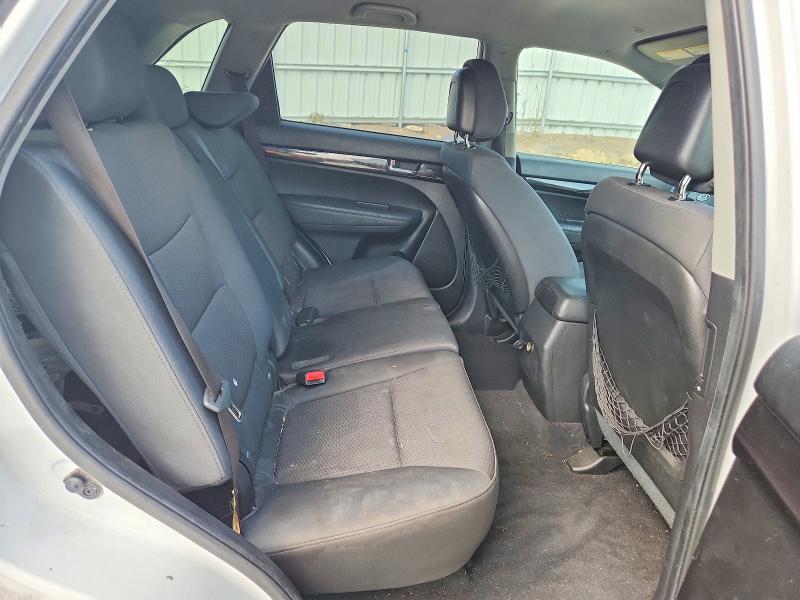 Photo 10 from auction – 2011 KIA SORENTO with VIN 5XYKT3A17BG089121