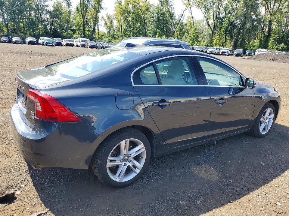 Photo 3 from auction – 2015 VOLVO S60 with VIN YV1612TB6F2301797