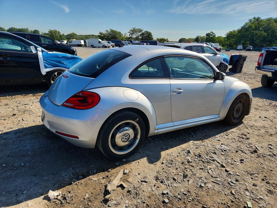 Photo 3 from auction – 2012 VOLKSWAGEN BEETLE with VIN 3VWJP7AT3CM605792
