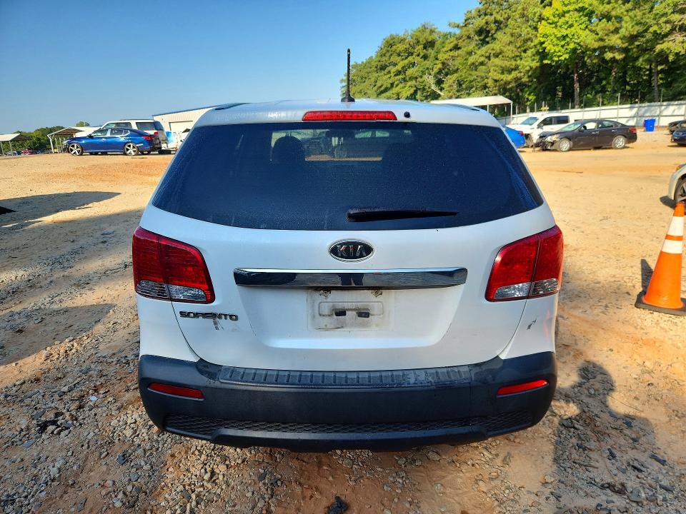 Photo 6 from auction – 2011 KIA SORENTO with VIN 5XYKT3A17BG161841