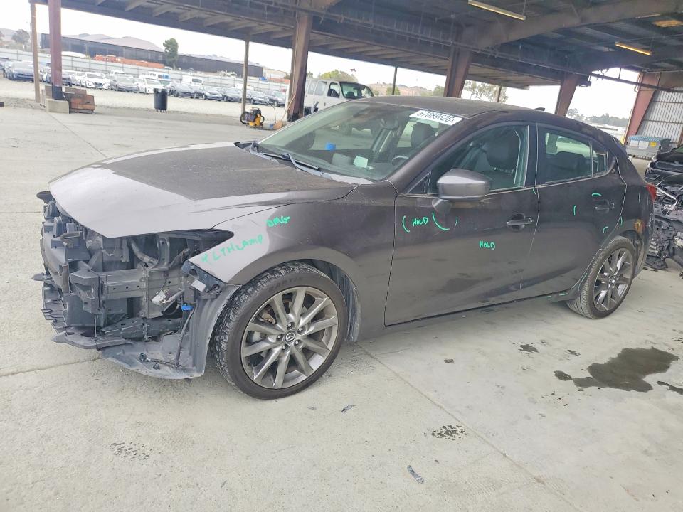 MAZDA 3 2018 with VIN 3MZBN1M36JM189589 - Photo from auction