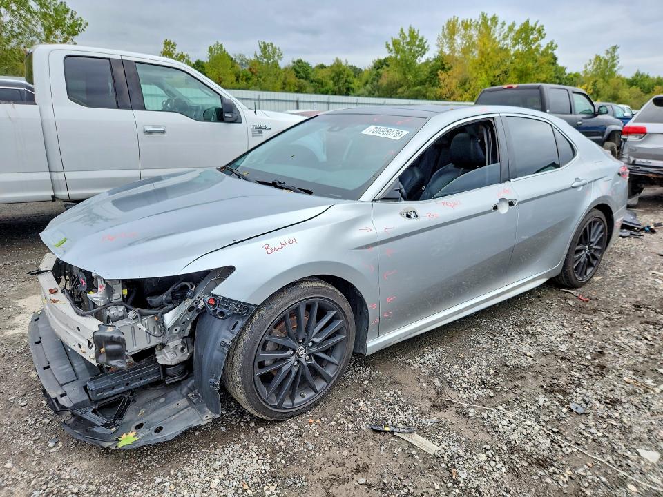 TOYOTA CAMRY 2018 с VIN 4T1BZ1HK2JU001456 - Снимка от търг