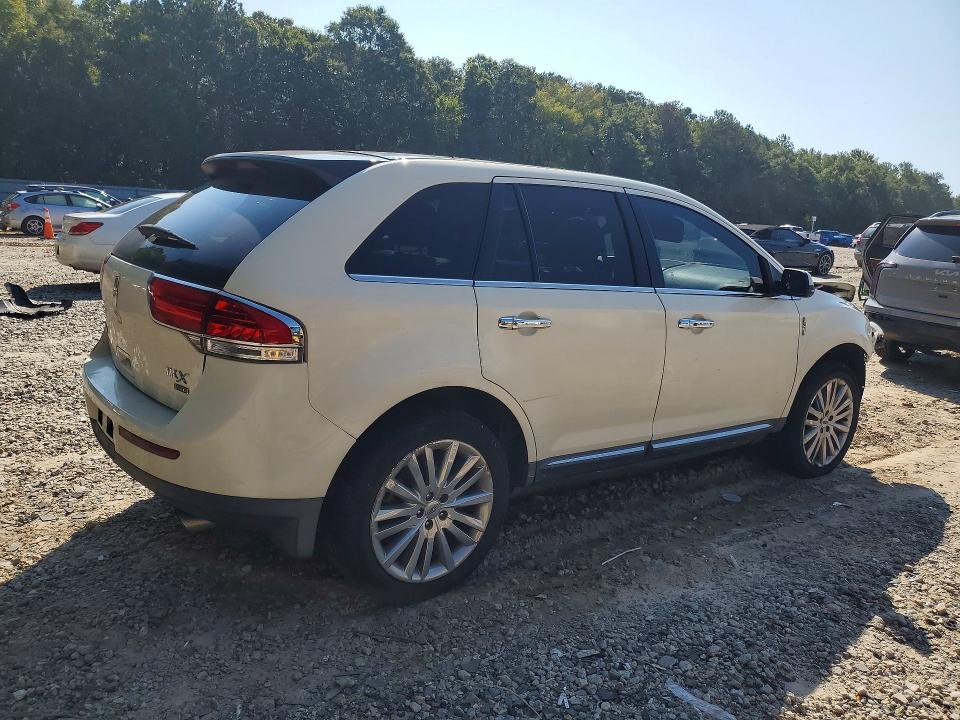 Photo 3 from auction – 2013 LINCOLN MKX with VIN 2LMDJ8JK4DBL60440