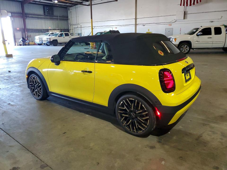 Zdjęcie 2 z aukcji – 2025 MINI COOPER z VIN WMW23GX02S2X28129