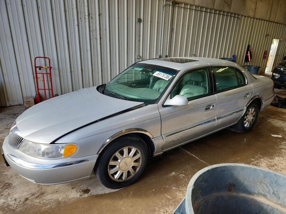 Снимка 1 от търг – 2000 LINCOLN CONTINENTAL с VIN 1LNHM97V7YY853999