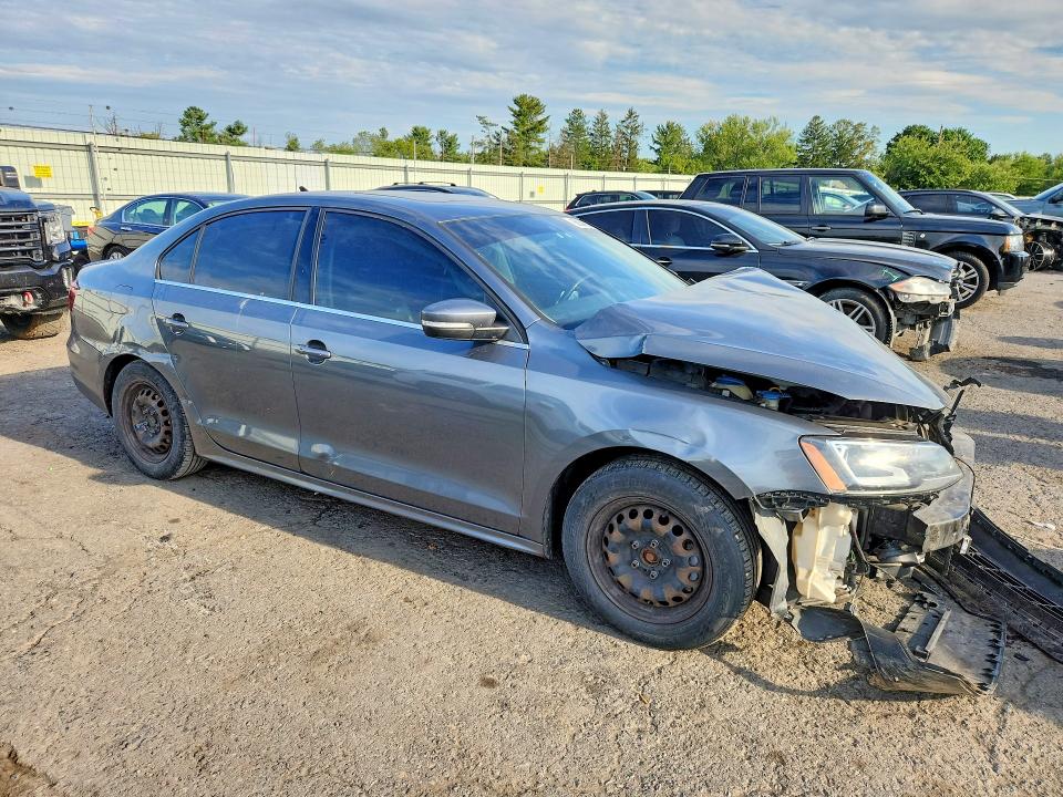 Снимка 4 от търг – 2016 VOLKSWAGEN JETTA с VIN 3VWL17AJ2GM390971