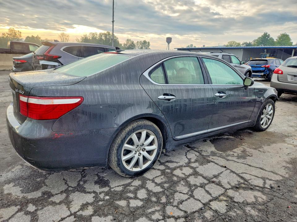 Снимка 3 от търг – 2009 LEXUS LS с VIN JTHCL46F695000574