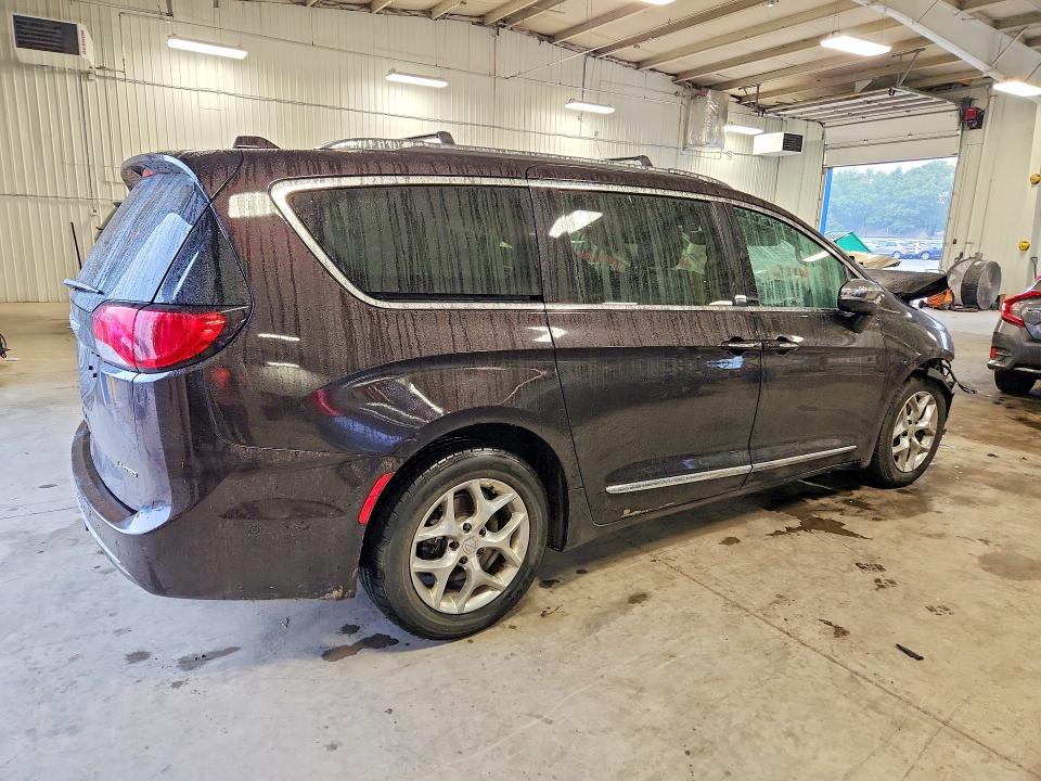 Снимка 3 от търг – 2017 CHRYSLER PACIFICA с VIN 2C4RC1GG8HR754563