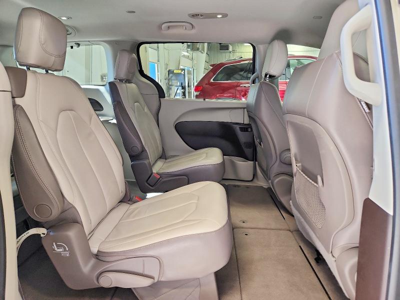 Снимка 11 от търг – 2017 CHRYSLER PACIFICA с VIN 2C4RC1BG5HR675925