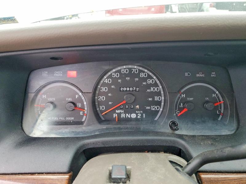 Снимка 9 от търг – 2004 FORD CROWN VICTORIA с VIN 2FAFP73WX4X115720