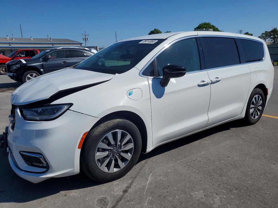 CHRYSLER PACIFICA 2024 z numerem VIN 2C4RC1S72RR118178 - Zdjęcie z aukcji