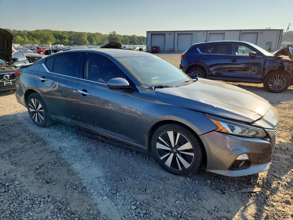 Photo 4 from auction – 2019 NISSAN ALTIMA with VIN 1N4BL4EV3KC159050