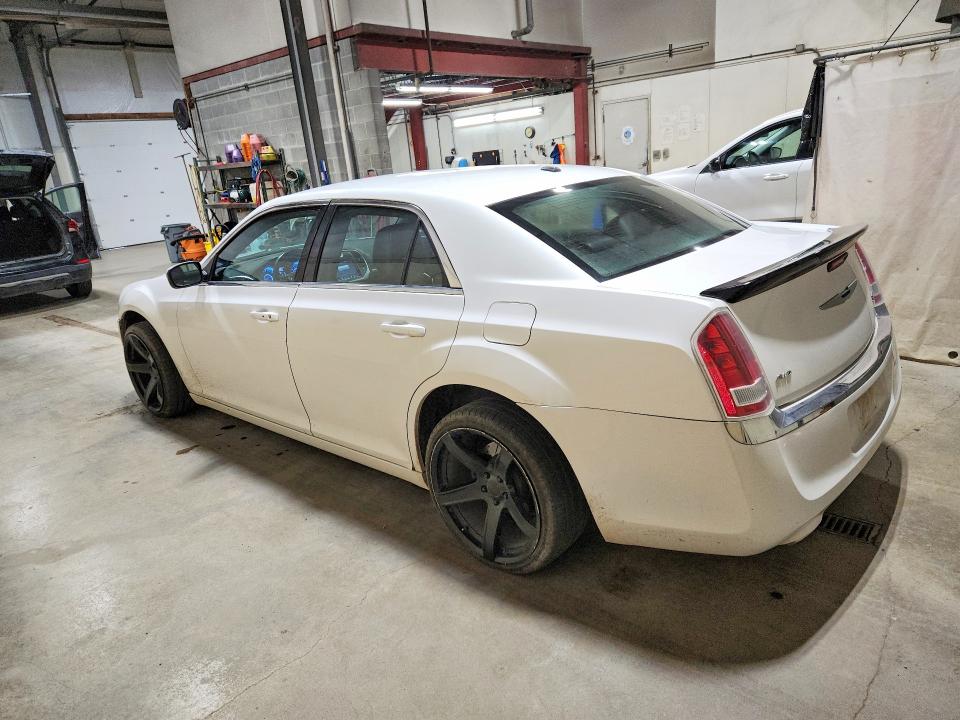 Снимка 2 от търг – 2013 CHRYSLER 300 с VIN 2C3CCARG0DH615843