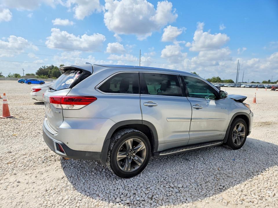 Photo 3 from auction – 2017 TOYOTA HIGHLANDER HYBRID with VIN 5TDDGRFH1HS029823